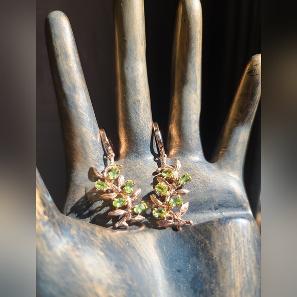 Peridot 10k each Rosegold earnings - Picture 6 of 7